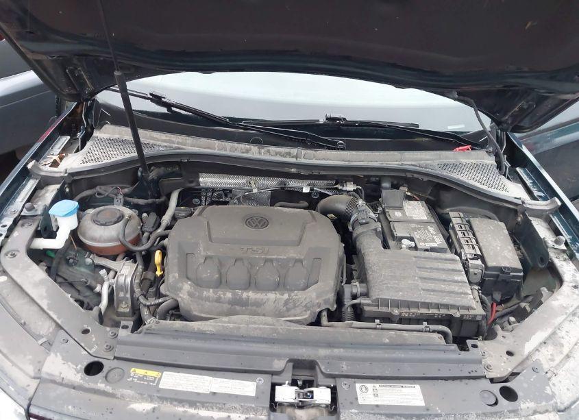 Photo 10 of 2019 Volkswagen Tiguan 2.0T SE/2.0T SEL/2.0T SEL R-LINE/2.0T SEL R-LINE BLACK (VIN 3VV2B7AX1KM107664)
