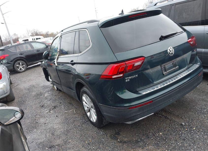 Photo 3 of 2019 Volkswagen Tiguan 2.0T SE/2.0T SEL/2.0T SEL R-LINE/2.0T SEL R-LINE BLACK (VIN 3VV2B7AX1KM107664)