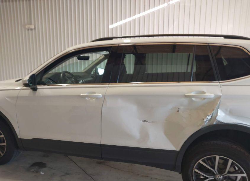 Photo 14 of 2019 Volkswagen Tiguan 2.0T SE/2.0T SEL/2.0T SEL R-LINE/2.0T SEL R-LINE BLACK (VIN 3VV2B7AX1KM171512)