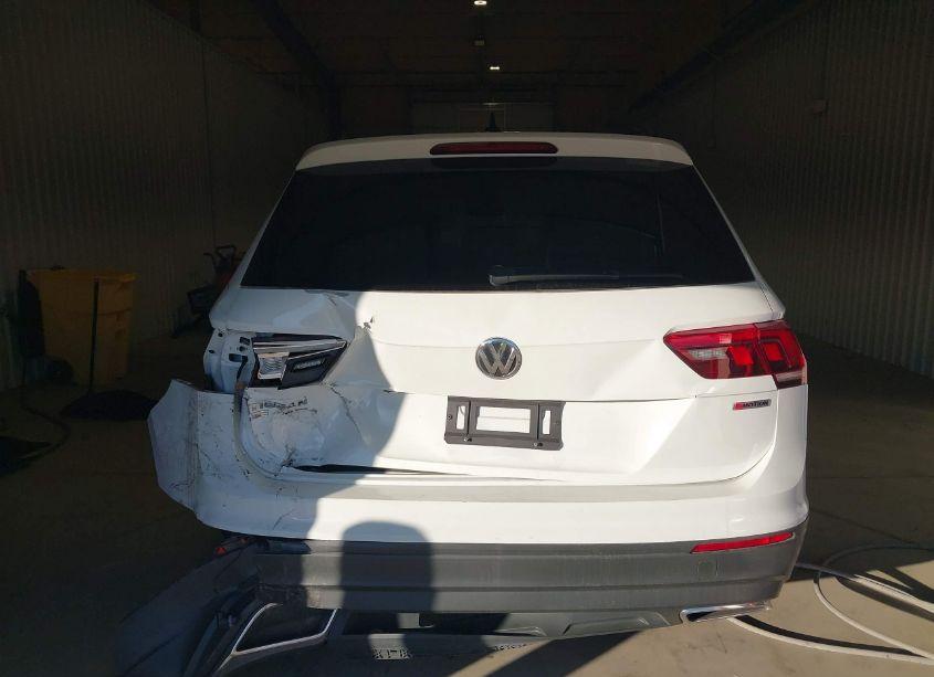 Photo 16 of 2019 Volkswagen Tiguan 2.0T SE/2.0T SEL/2.0T SEL R-LINE/2.0T SEL R-LINE BLACK (VIN 3VV2B7AX1KM171512)