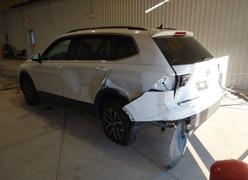 Photo 3 of 2019 Volkswagen Tiguan 2.0T SE/2.0T SEL/2.0T SEL R-LINE/2.0T SEL R-LINE BLACK (VIN 3VV2B7AX1KM171512)