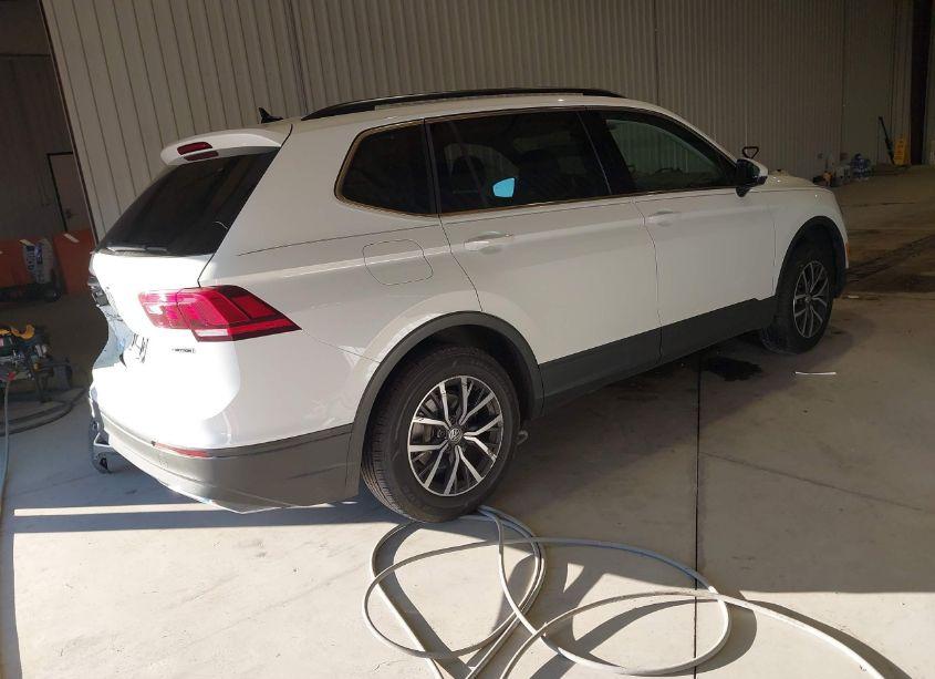 Photo 4 of 2019 Volkswagen Tiguan 2.0T SE/2.0T SEL/2.0T SEL R-LINE/2.0T SEL R-LINE BLACK (VIN 3VV2B7AX1KM171512)