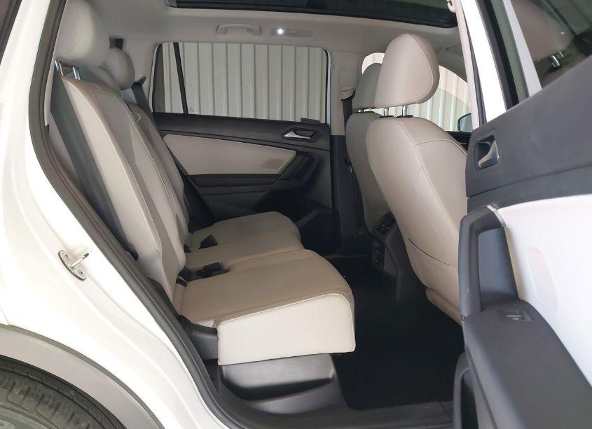 Photo 8 of 2019 Volkswagen Tiguan 2.0T SE/2.0T SEL/2.0T SEL R-LINE/2.0T SEL R-LINE BLACK (VIN 3VV2B7AX1KM171512)