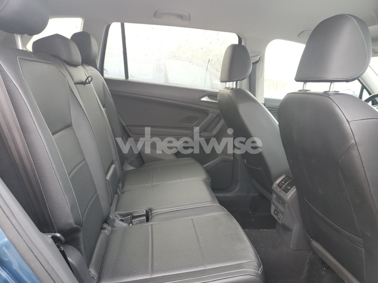 Photo 11 of 2019 VOLKSWAGEN TIGUAN SE (VIN 3VV2B7AX1KM177312)