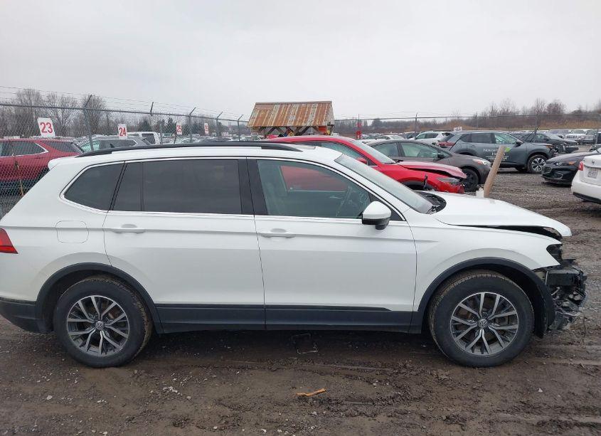 Photo 14 of 2019 Volkswagen Tiguan 2.0T SE/2.0T SEL/2.0T SEL R-LINE/2.0T SEL R-LINE BLACK (VIN 3VV2B7AX1KM184244)