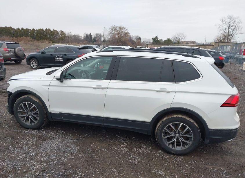 Photo 15 of 2019 Volkswagen Tiguan 2.0T SE/2.0T SEL/2.0T SEL R-LINE/2.0T SEL R-LINE BLACK (VIN 3VV2B7AX1KM184244)