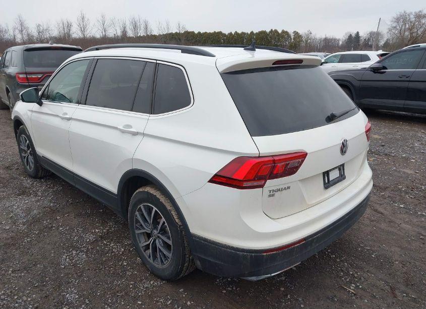Photo 3 of 2019 Volkswagen Tiguan 2.0T SE/2.0T SEL/2.0T SEL R-LINE/2.0T SEL R-LINE BLACK (VIN 3VV2B7AX1KM184244)