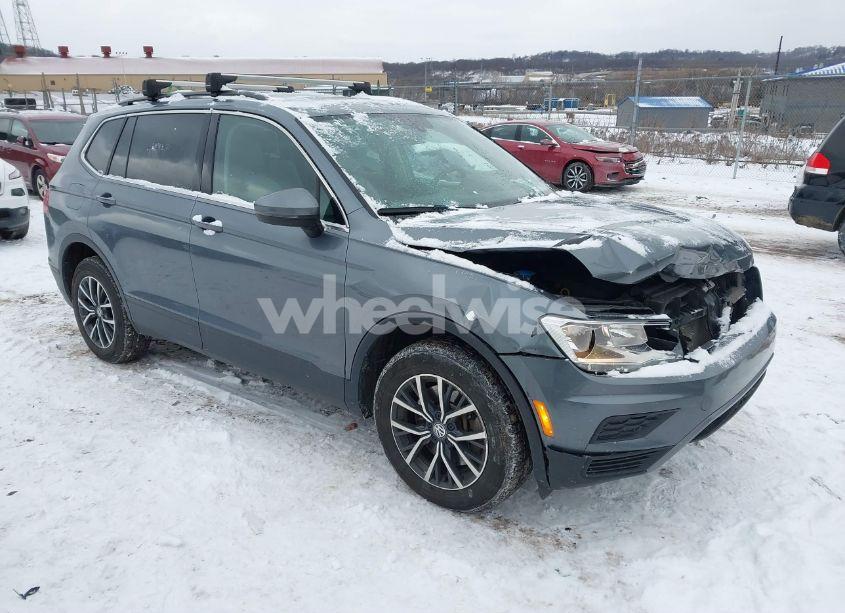 2019 Volkswagen Tiguan (VIN 3VV2B7AX1KM196880) main photo