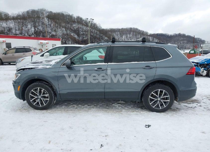 Photo 14 of 2019 Volkswagen Tiguan (VIN 3VV2B7AX1KM196880)