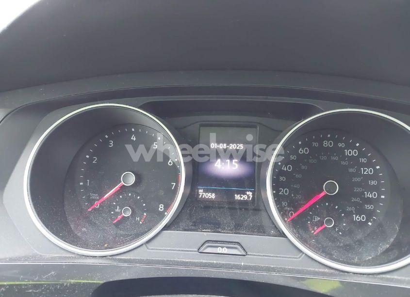 Photo 15 of 2019 Volkswagen Tiguan (VIN 3VV2B7AX1KM196880)