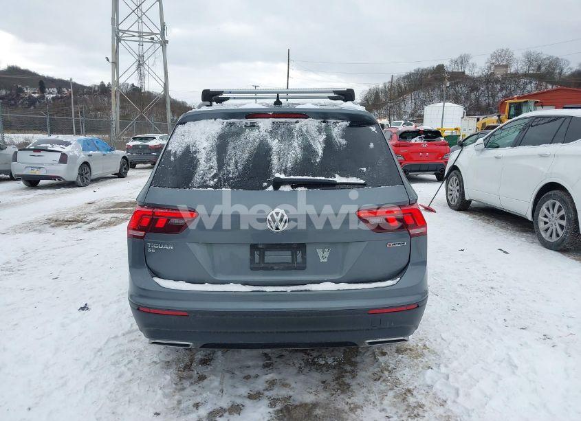 Photo 16 of 2019 Volkswagen Tiguan (VIN 3VV2B7AX1KM196880)