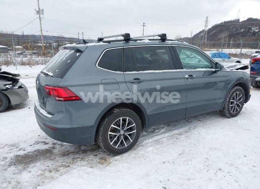 Photo 4 of 2019 Volkswagen Tiguan (VIN 3VV2B7AX1KM196880)