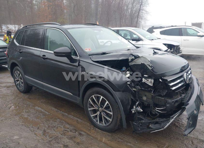 2020 Volkswagen Tiguan 2.0T SE/2.0T SE R-LINE BLACK/2.0T SEL (VIN 3VV2B7AX1LM033714) main photo