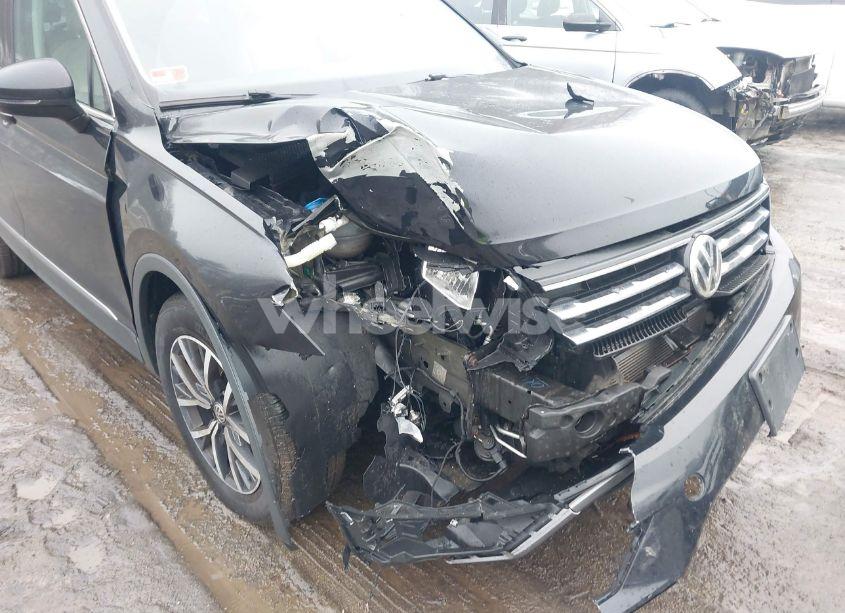 Photo 6 of 2020 Volkswagen Tiguan 2.0T SE/2.0T SE R-LINE BLACK/2.0T SEL (VIN 3VV2B7AX1LM033714)