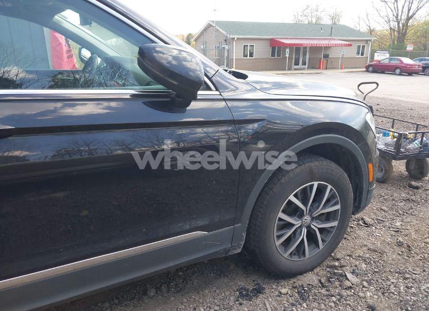 Photo 22 of 2020 Volkswagen Tiguan 2.0T SE/2.0T SE R-LINE BLACK/2.0T SEL (VIN 3VV2B7AX1LM043109)