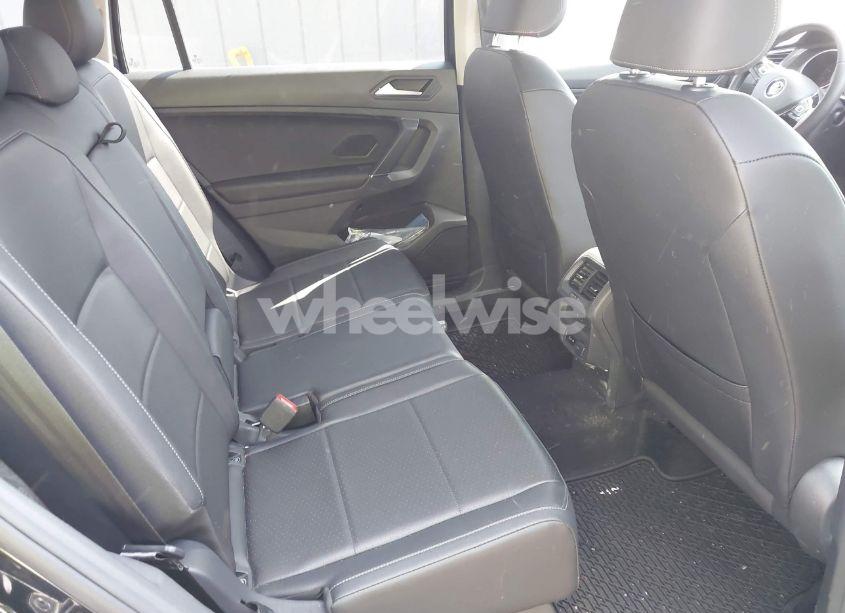 Photo 8 of 2020 Volkswagen Tiguan 2.0T SE/2.0T SE R-LINE BLACK/2.0T SEL (VIN 3VV2B7AX1LM043109)