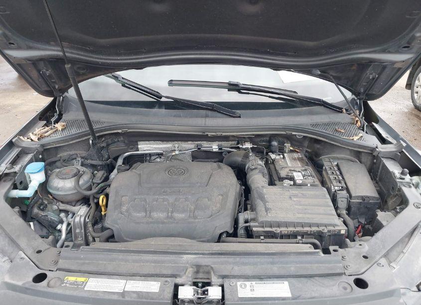 Photo 10 of 2020 Volkswagen Tiguan 2.0T SE/2.0T SE R-LINE BLACK/2.0T SEL (VIN 3VV2B7AX1LM116057)