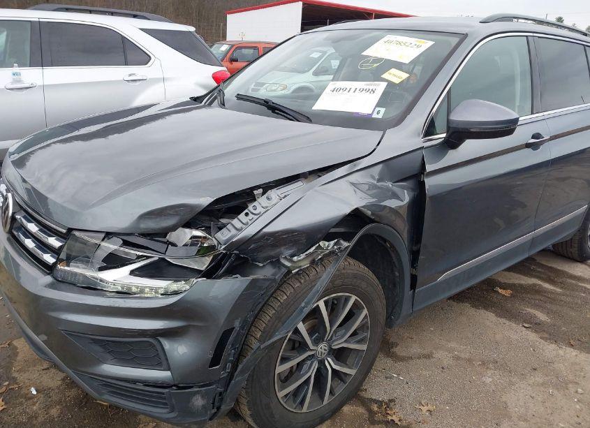 Photo 6 of 2020 Volkswagen Tiguan 2.0T SE/2.0T SE R-LINE BLACK/2.0T SEL (VIN 3VV2B7AX1LM116057)