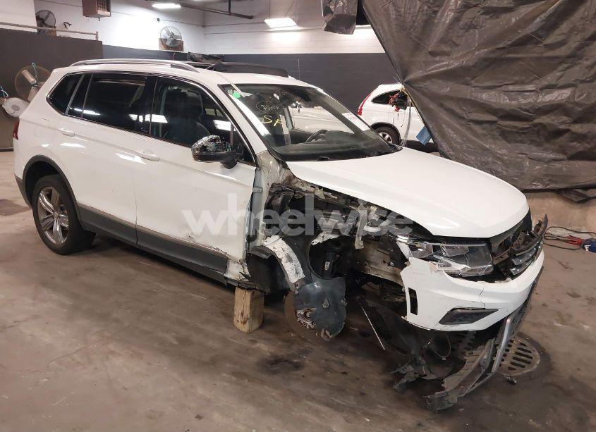 2021 Volkswagen Tiguan 2.0T SE/2.0T SE R-LINE BLACK/2.0T SEL (VIN 3VV2B7AX1MM021418) main photo