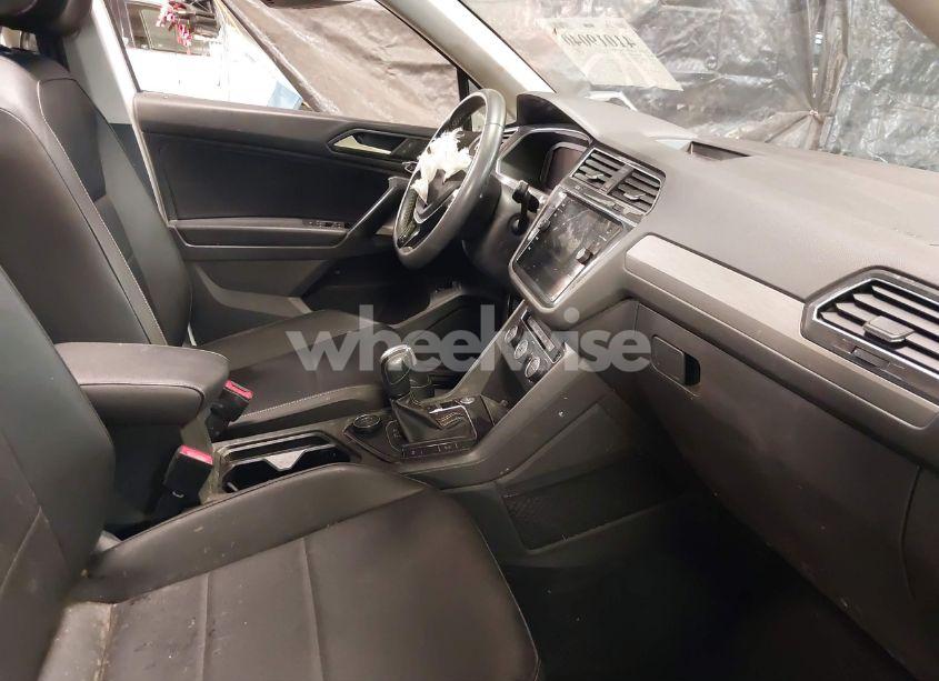 Photo 5 of 2021 Volkswagen Tiguan 2.0T SE/2.0T SE R-LINE BLACK/2.0T SEL (VIN 3VV2B7AX1MM021418)