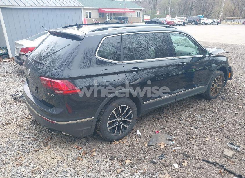 Photo 4 of 2021 Volkswagen Tiguan 2.0T SE/2.0T SE R-LINE BLACK/2.0T SEL (VIN 3VV2B7AX1MM021516)