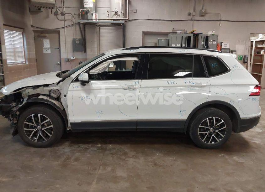 Photo 15 of 2021 Volkswagen Tiguan (VIN 3VV2B7AX1MM142501)