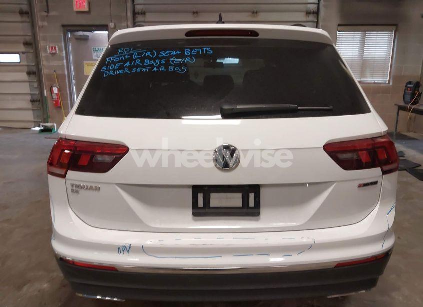 Photo 17 of 2021 Volkswagen Tiguan (VIN 3VV2B7AX1MM142501)