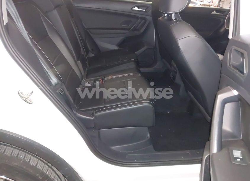 Photo 8 of 2021 Volkswagen Tiguan (VIN 3VV2B7AX1MM142501)