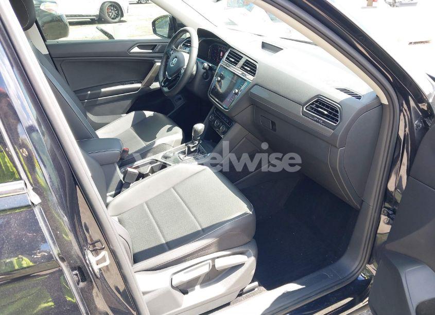 Photo 5 of 2021 Volkswagen Tiguan 2.0T SE/2.0T SE R-LINE BLACK/2.0T SEL (VIN 3VV2B7AX1MM150534)