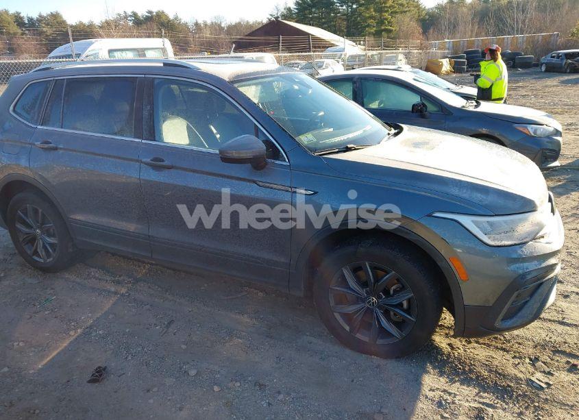 Photo 13 of 2022 Volkswagen Tiguan 2.0T SE (VIN 3VV2B7AX1NM056185)