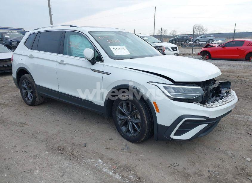 2022 Volkswagen Tiguan 2.0T SE (VIN 3VV2B7AX1NM130611) main photo