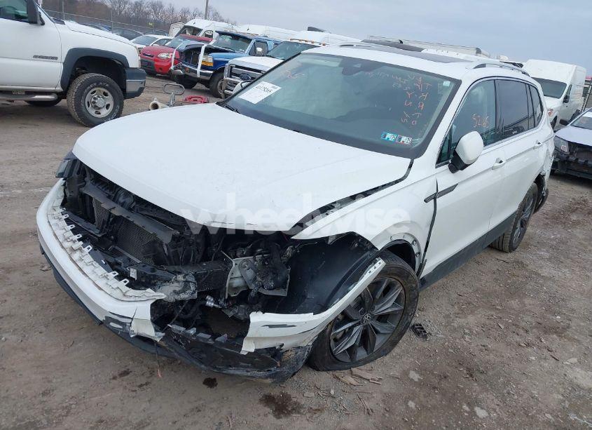 Photo 2 of 2022 Volkswagen Tiguan 2.0T SE (VIN 3VV2B7AX1NM130611)