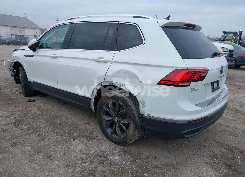 Photo 3 of 2022 Volkswagen Tiguan 2.0T SE (VIN 3VV2B7AX1NM130611)