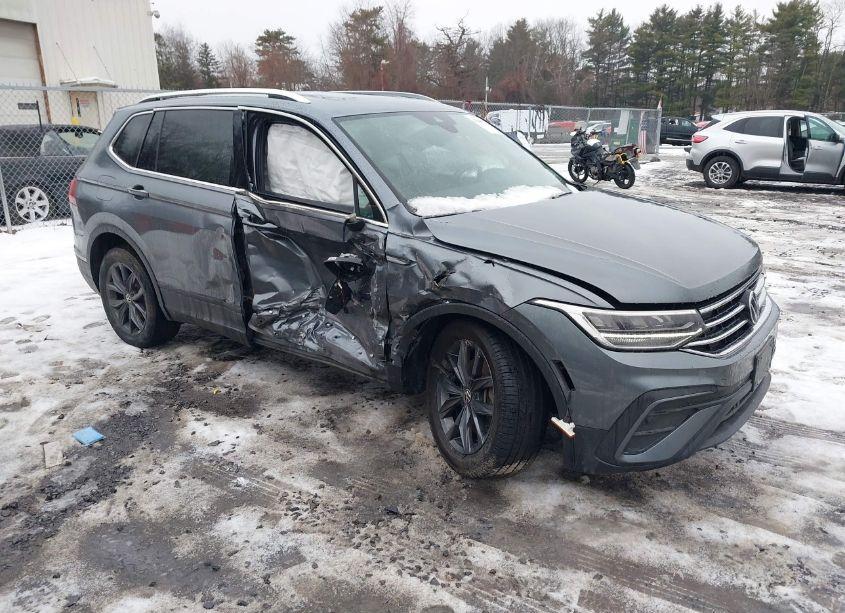 2022 Volkswagen Tiguan 2.0T SE (VIN 3VV2B7AX1NM171823) main photo