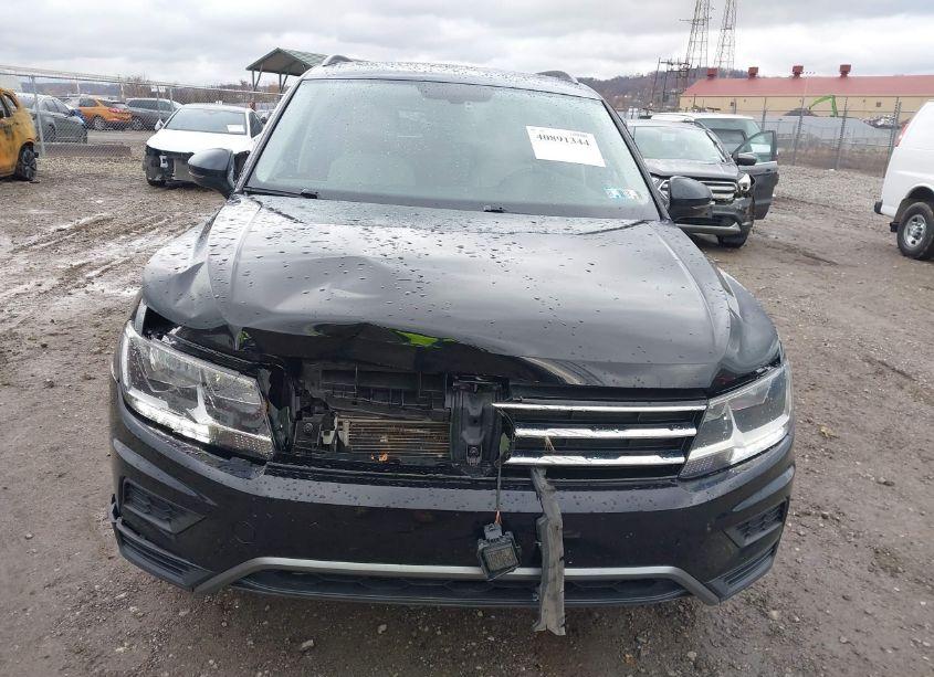 Photo 12 of 2018 Volkswagen Tiguan 2.0T SE/2.0T SEL (VIN 3VV2B7AX2JM175230)