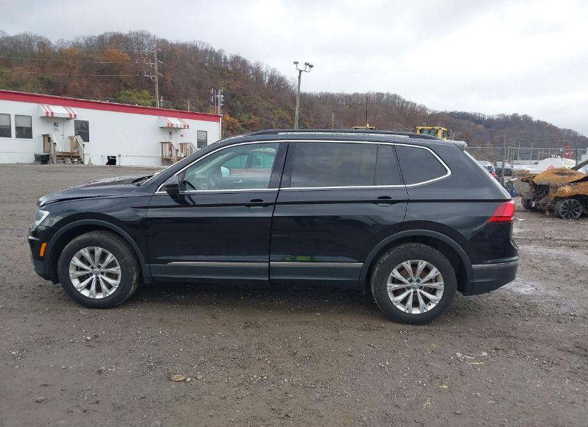 Photo 14 of 2018 Volkswagen Tiguan 2.0T SE/2.0T SEL (VIN 3VV2B7AX2JM175230)