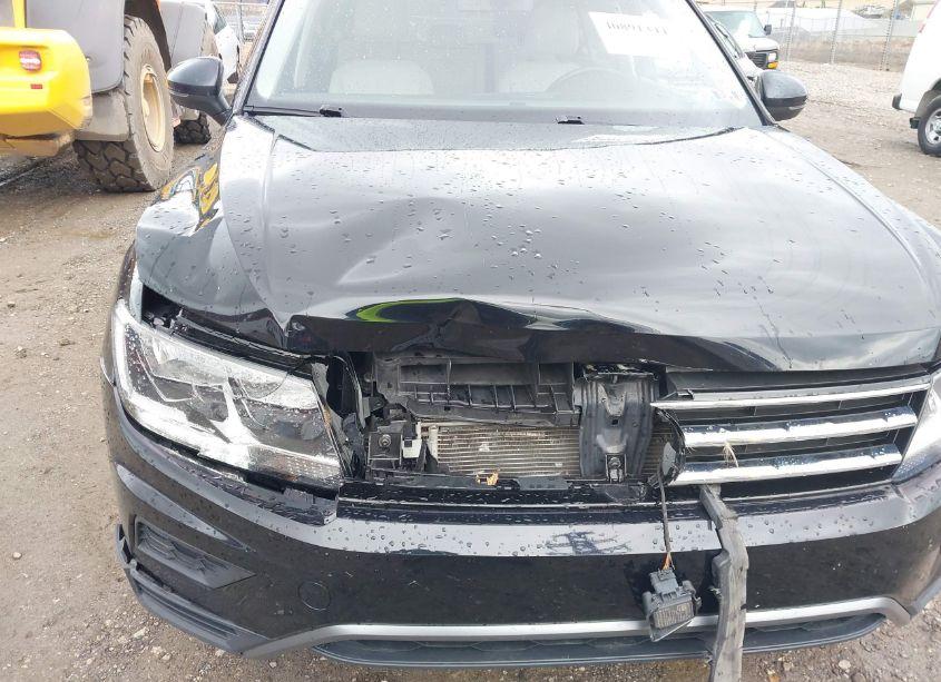 Photo 6 of 2018 Volkswagen Tiguan 2.0T SE/2.0T SEL (VIN 3VV2B7AX2JM175230)