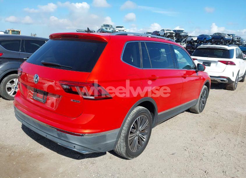 Photo 4 of 2019 Volkswagen Tiguan (VIN 3VV2B7AX2KM013776)