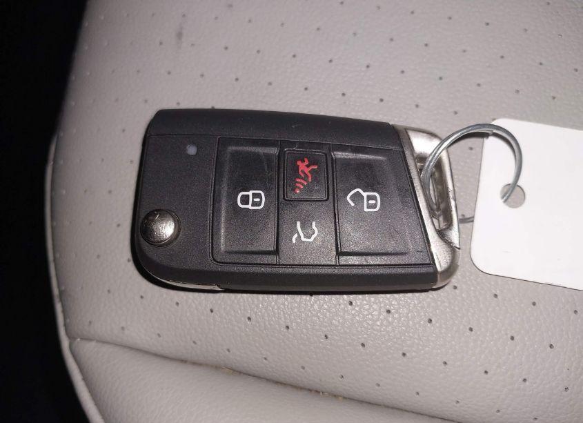 Photo 11 of 2019 Volkswagen Tiguan 2.0T SE/2.0T SEL/2.0T SEL R-LINE/2.0T SEL R-LINE BLACK (VIN 3VV2B7AX2KM026205)