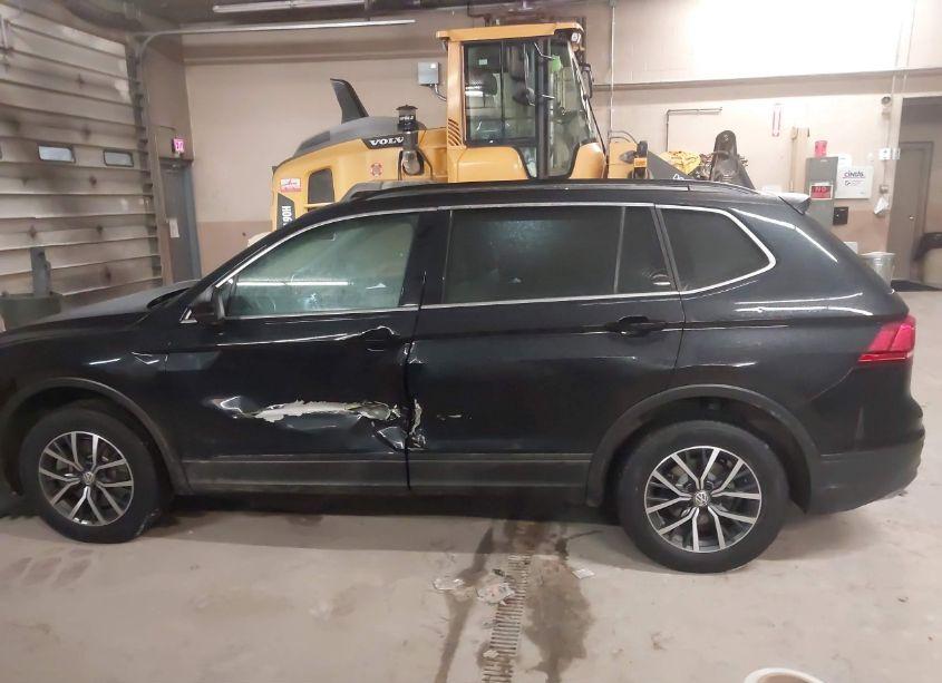 Photo 15 of 2019 Volkswagen Tiguan 2.0T SE/2.0T SEL/2.0T SEL R-LINE/2.0T SEL R-LINE BLACK (VIN 3VV2B7AX2KM026205)