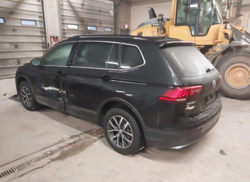 Photo 3 of 2019 Volkswagen Tiguan 2.0T SE/2.0T SEL/2.0T SEL R-LINE/2.0T SEL R-LINE BLACK (VIN 3VV2B7AX2KM026205)
