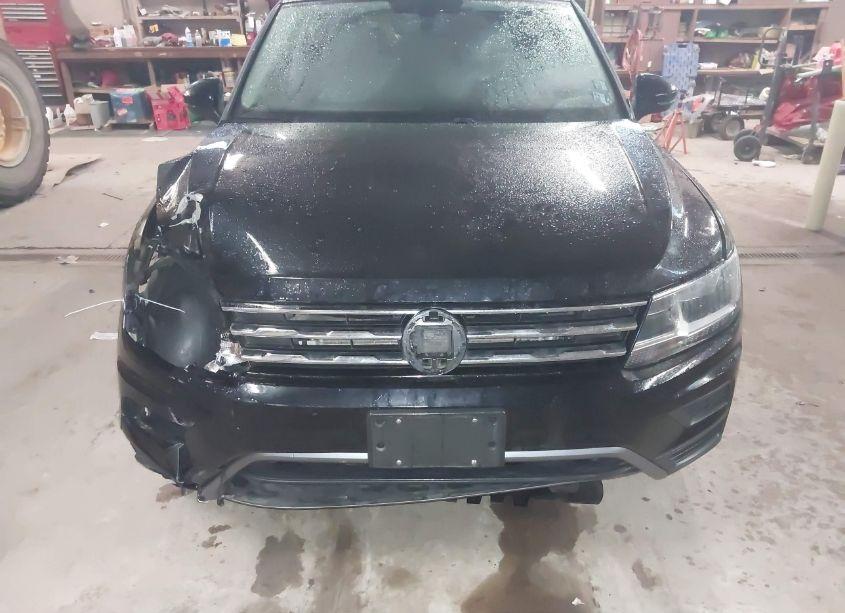 Photo 6 of 2019 Volkswagen Tiguan 2.0T SE/2.0T SEL/2.0T SEL R-LINE/2.0T SEL R-LINE BLACK (VIN 3VV2B7AX2KM026205)