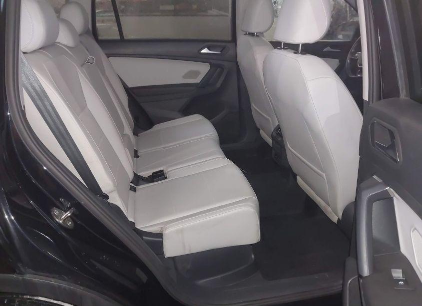 Photo 8 of 2019 Volkswagen Tiguan 2.0T SE/2.0T SEL/2.0T SEL R-LINE/2.0T SEL R-LINE BLACK (VIN 3VV2B7AX2KM026205)