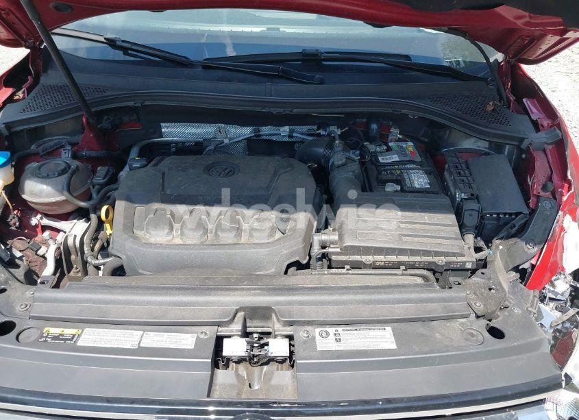 Photo 10 of 2019 Volkswagen Tiguan 2.0T SE/2.0T SEL/2.0T SEL R-LINE/2.0T SEL R-LINE BLACK (VIN 3VV2B7AX2KM031856)