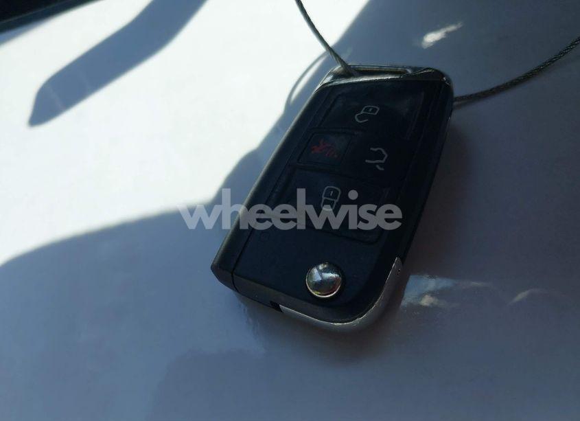 Photo 11 of 2019 Volkswagen Tiguan 2.0T SE/2.0T SEL/2.0T SEL R-LINE/2.0T SEL R-LINE BLACK (VIN 3VV2B7AX2KM031856)