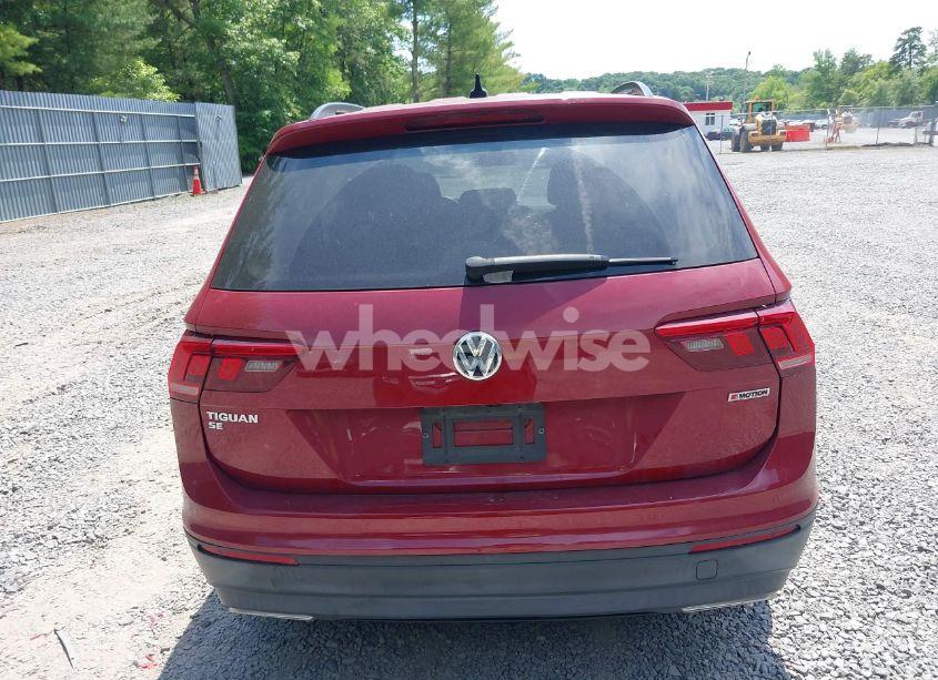 Photo 16 of 2019 Volkswagen Tiguan 2.0T SE/2.0T SEL/2.0T SEL R-LINE/2.0T SEL R-LINE BLACK (VIN 3VV2B7AX2KM031856)