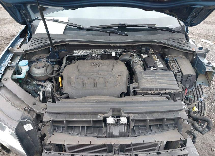 Photo 10 of 2019 Volkswagen Tiguan 2.0T SE/2.0T SEL/2.0T SEL R-LINE/2.0T SEL R-LINE BLACK (VIN 3VV2B7AX2KM069331)