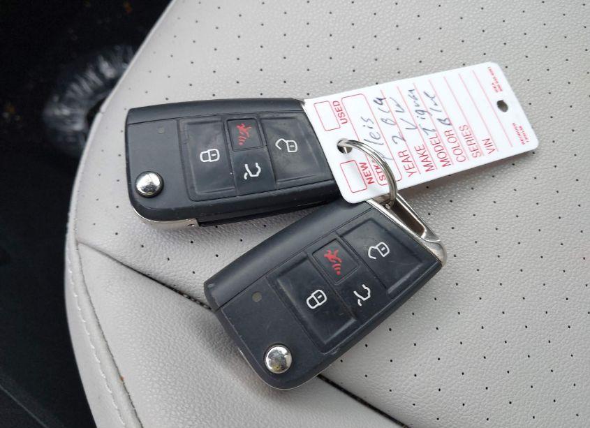 Photo 11 of 2019 Volkswagen Tiguan 2.0T SE/2.0T SEL/2.0T SEL R-LINE/2.0T SEL R-LINE BLACK (VIN 3VV2B7AX2KM069331)