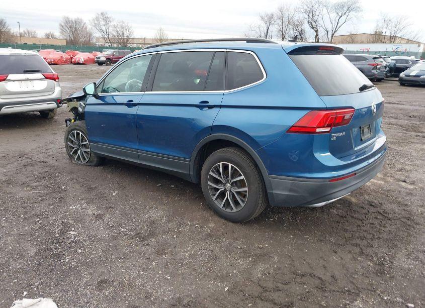 Photo 3 of 2019 Volkswagen Tiguan 2.0T SE/2.0T SEL/2.0T SEL R-LINE/2.0T SEL R-LINE BLACK (VIN 3VV2B7AX2KM069331)