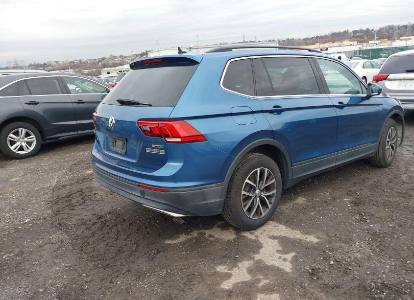 Photo 4 of 2019 Volkswagen Tiguan 2.0T SE/2.0T SEL/2.0T SEL R-LINE/2.0T SEL R-LINE BLACK (VIN 3VV2B7AX2KM069331)